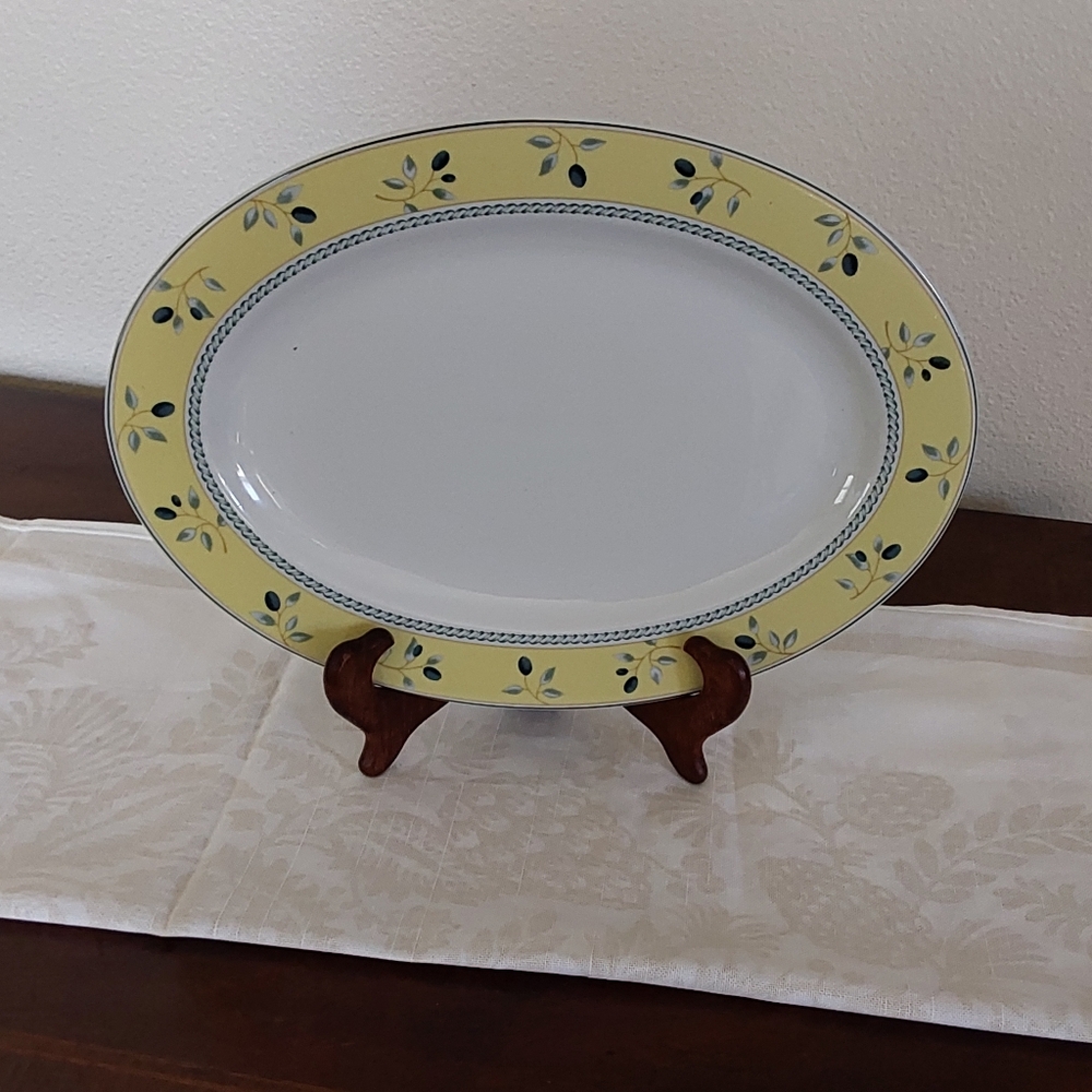 Royal‎ Doulton Blueberry Elegant Yellow and White 12" Oval Platter